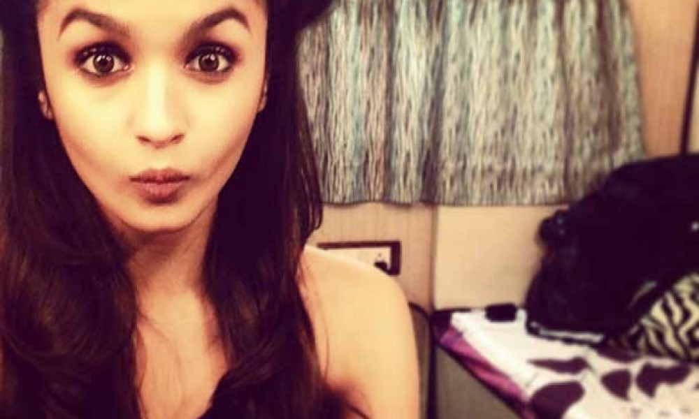 Alia-Bhatt-Pout
