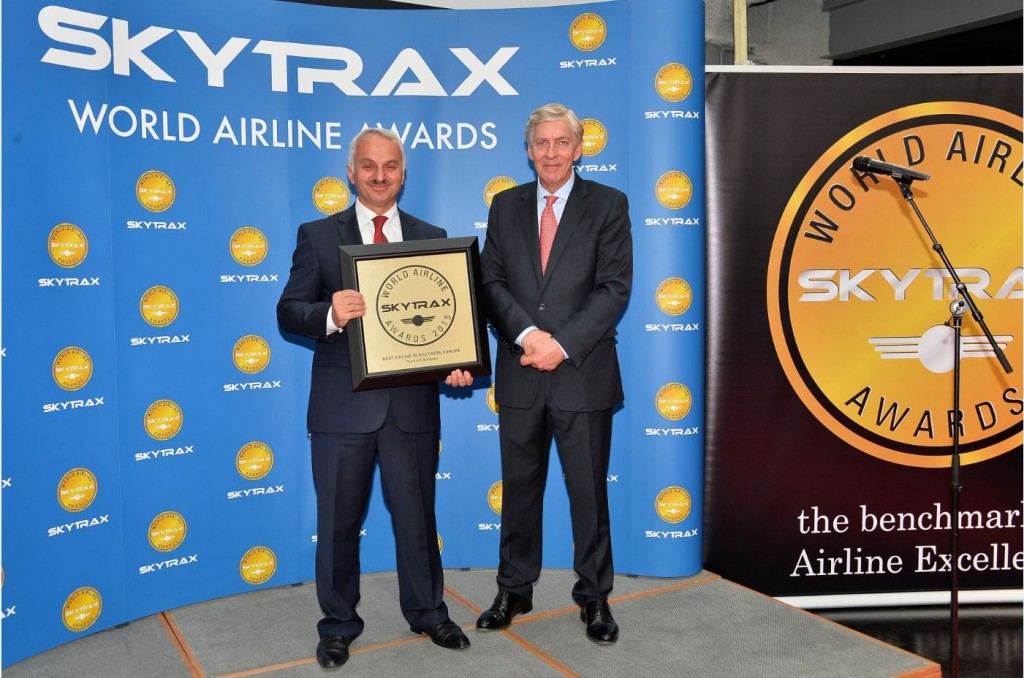 CEO of Skytrax, Edward Plaisted and CEO Turkish Airlines Mr Temel Kotil