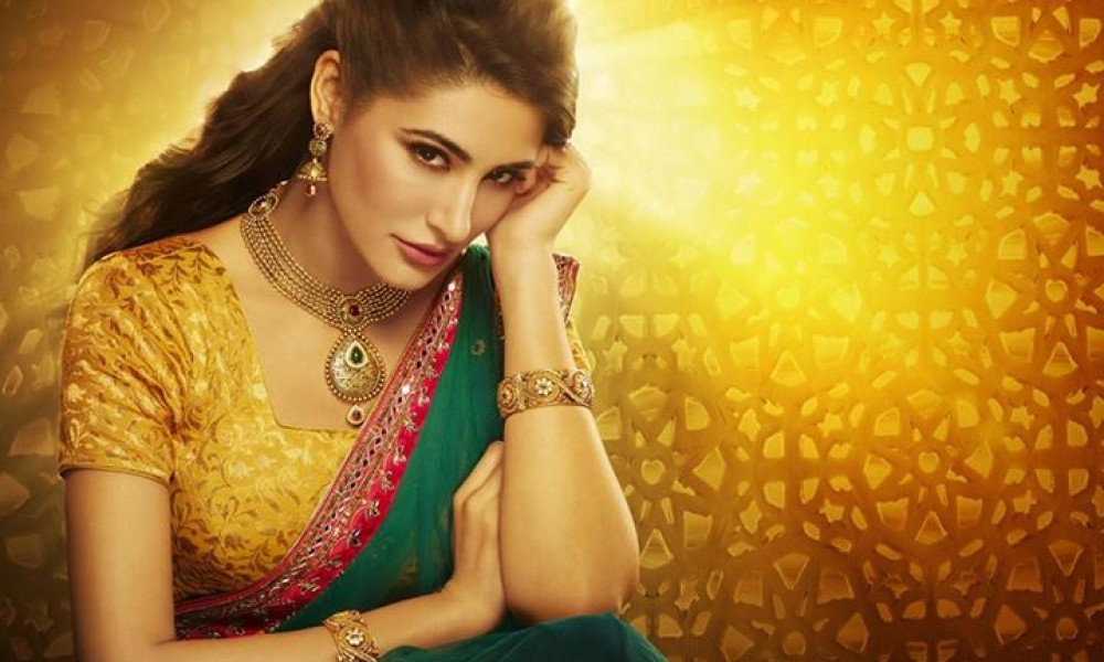Nargis Fakhri Damas Jewelry Diwali 5 Nargis Fakhri Damas Jewelry Diwali 5