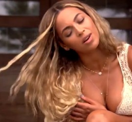 Celebs Malfunctioning – Beyoncé