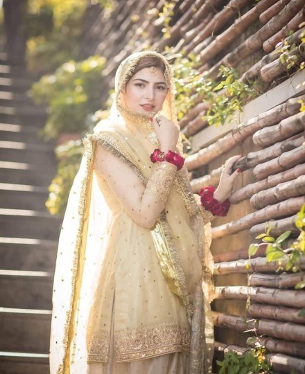 Naimal Khawar wedding dress 2